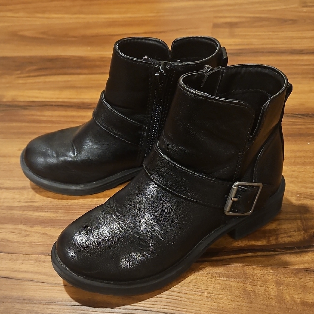Art Class Kids Black Boots with Silver Buckle